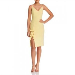 Black Halo Mystic Sheath Dress in yellow. Size 8